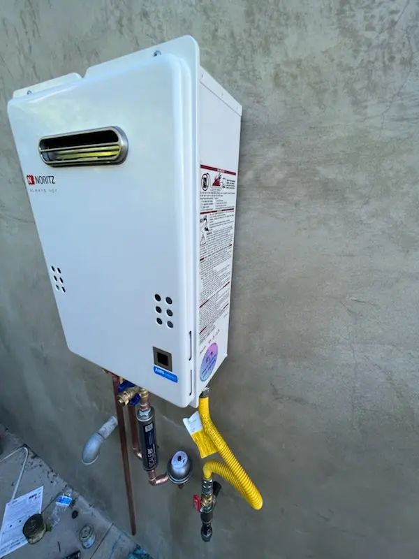 Tankless water heater installation for Valencia Acres homes
